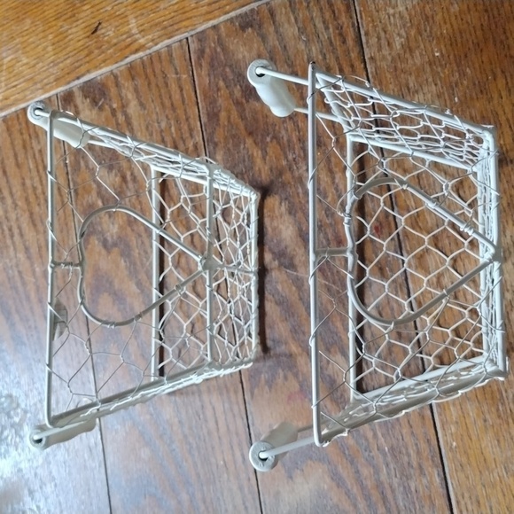 4@30.00 or 22.00 Home Decor/Wire Baskets - Picture 1 of 16